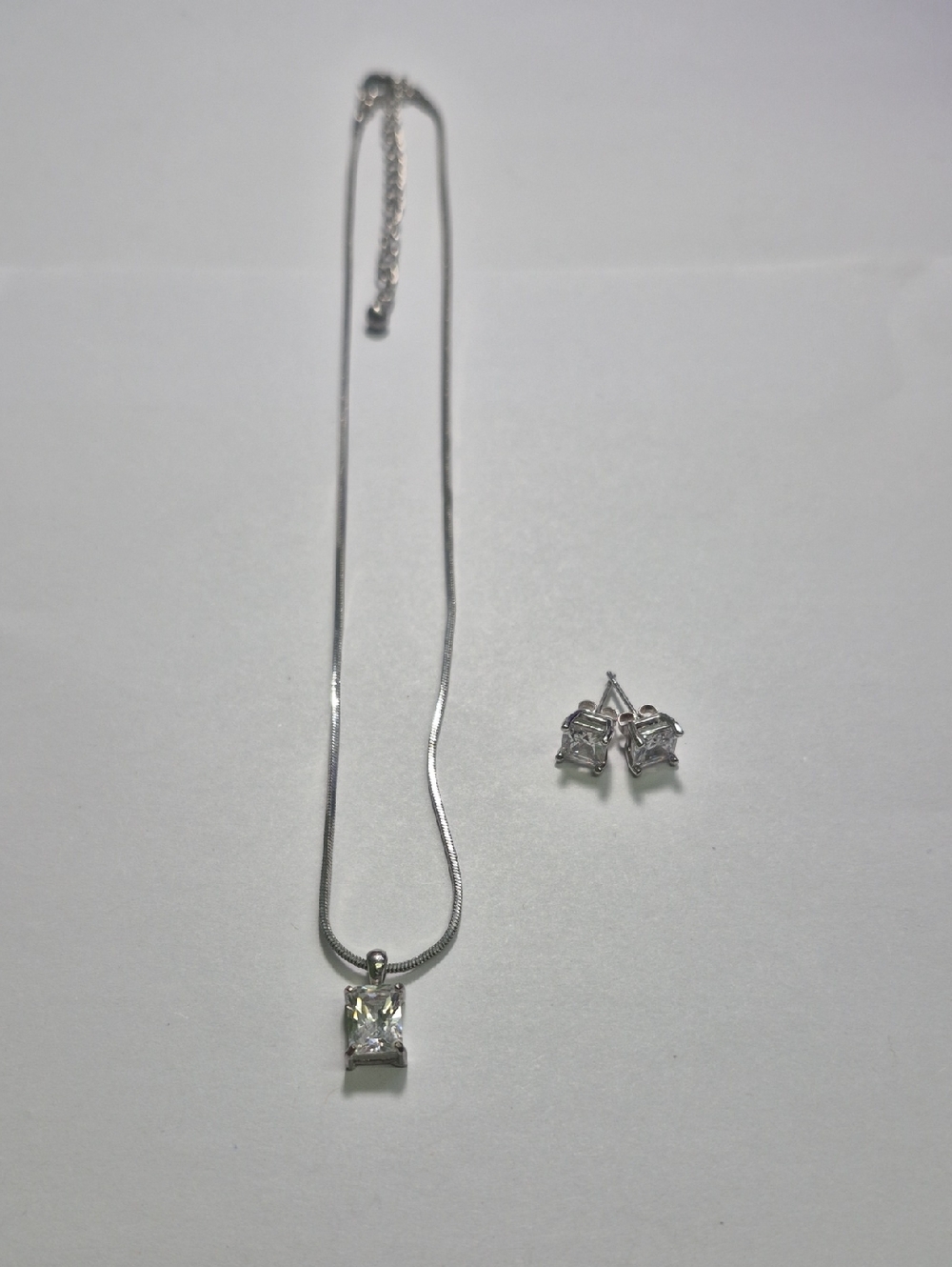 15" In. Silver And Clear Rhinestone Pendant Necklace and Stud Earrings Set